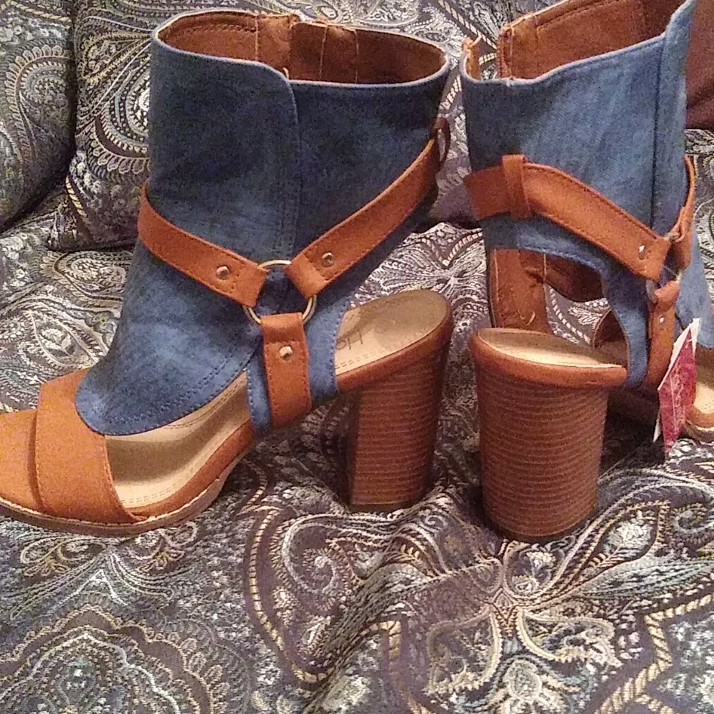 Shoes - Picture 3 of 3